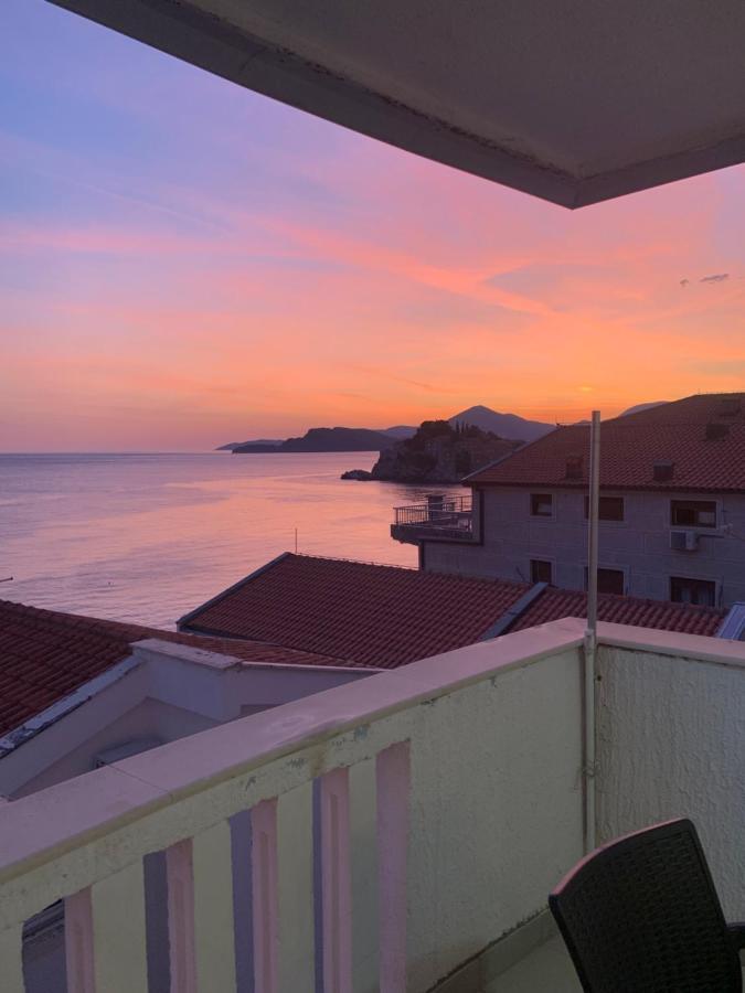 Pine&Sea Beach Retreat Sveti Stefan Extérieur photo