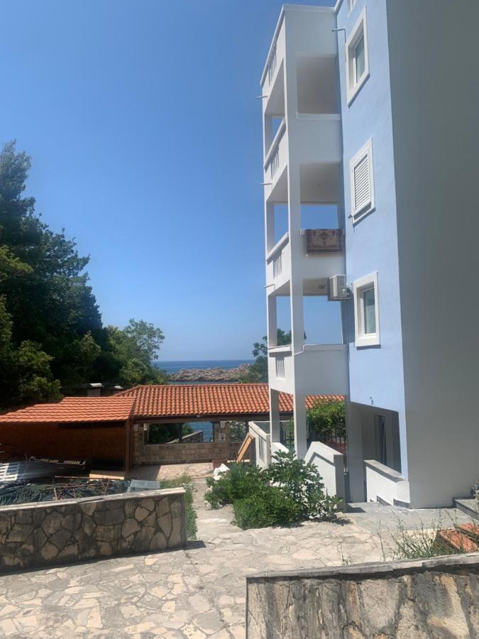 Pine&Sea Beach Retreat Sveti Stefan Extérieur photo