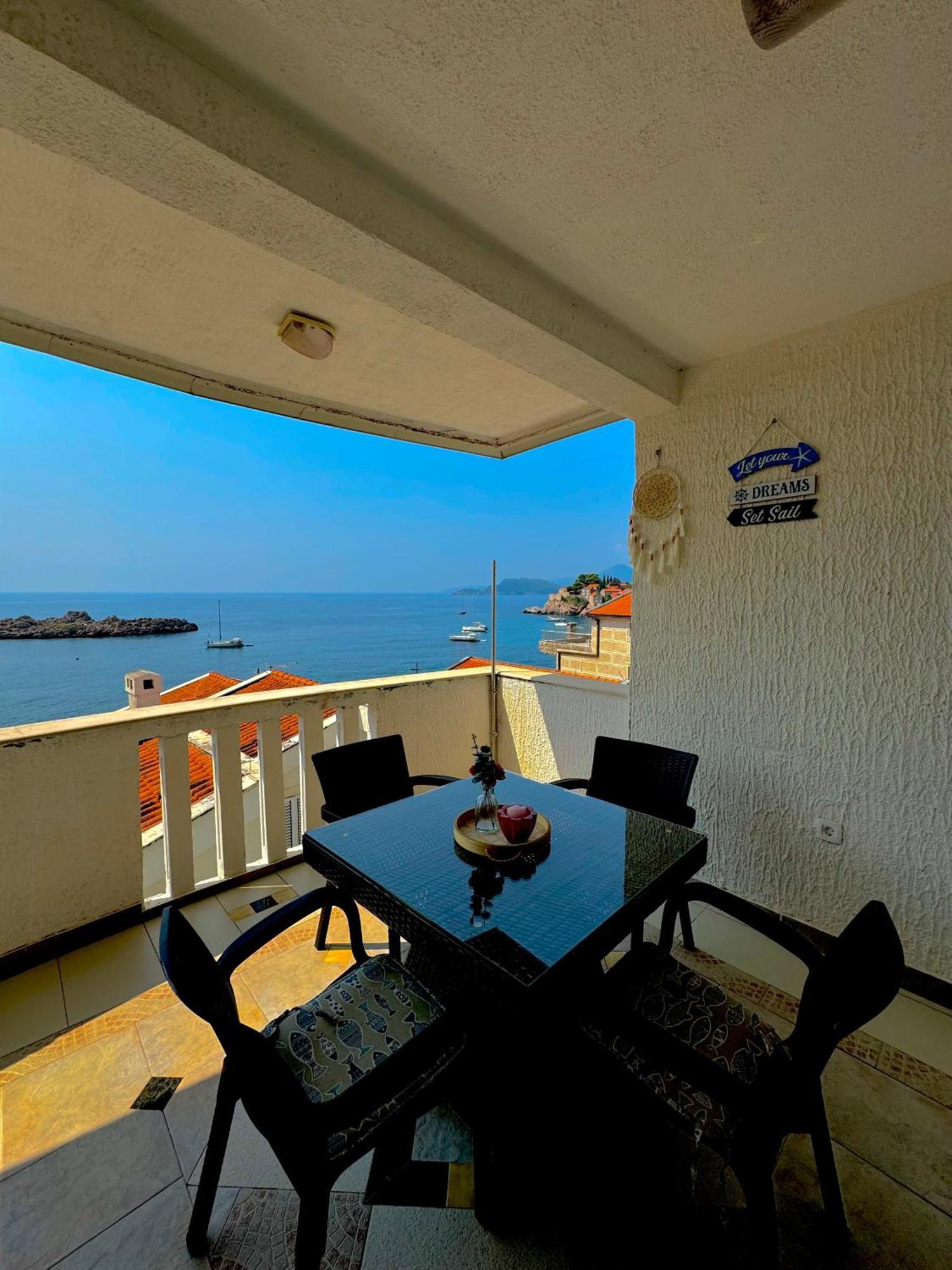 Pine&Sea Beach Retreat Sveti Stefan Extérieur photo