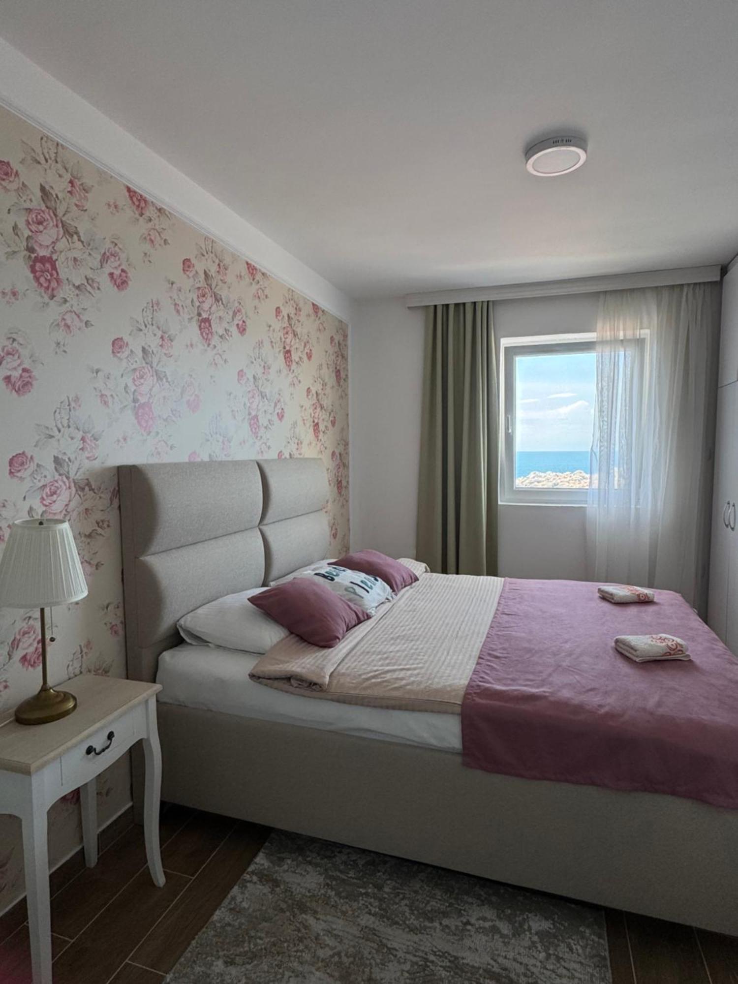Pine&Sea Beach Retreat Sveti Stefan Extérieur photo